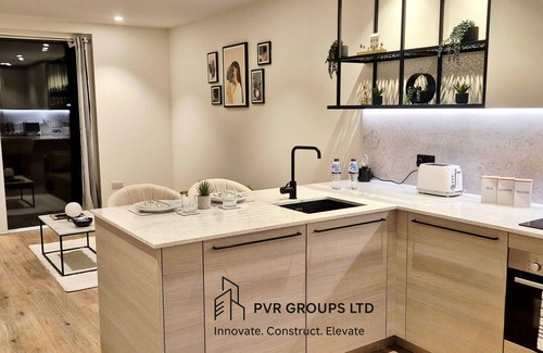 Lansbury Condo | Stylish Riverside Balcony Flat Near Canary Wharf