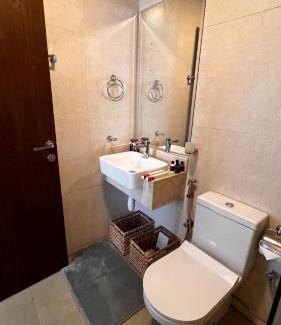 Jadaf Apartment | Stylish & Roomy 1BR in the Heart of the City