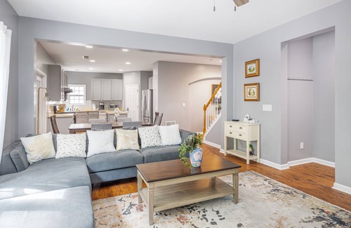 Tucker House | Stylish Sanctuary on Place Ct
