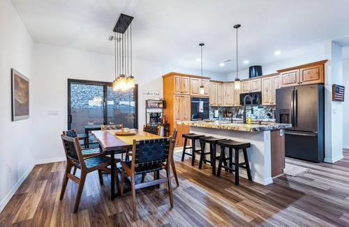 Sunridge Estates House | Stylish Santa Fe Escape New Home by Lake, River & Casinos!