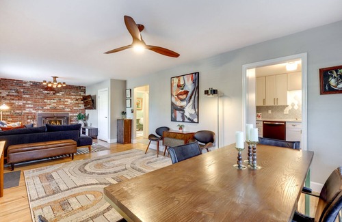 Mount Scott-Arleta House | Stylish SE Portland Getaway! Close to foodcarts, drinks, & more!