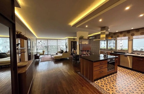 Caddebostan Mahallesi House | Stylish Spacious 2 bedroom flat in prime location