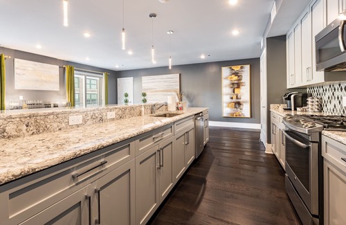Central Business District Condo | ⚜️Stylish,Spacious & Comfortable Downtown Penthouse! Enjoy The View from Your Personal Terrace!