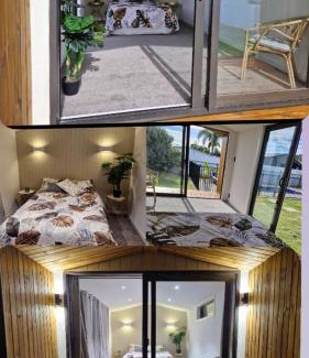Mount Maunganui House | Stylish, spacious, Central with pool