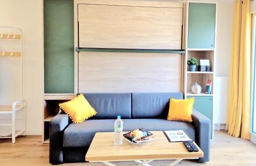 Rueil-Malmaison Apartment | Stylish Stay Near Paris - 850m to Subway RER A - Netflix T1-4P