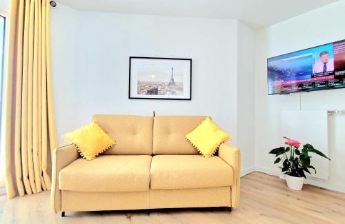 Rueil-Malmaison Apartment | Stylish Stay Near Paris - 850m to Subway RER A - Netflix T1-4P