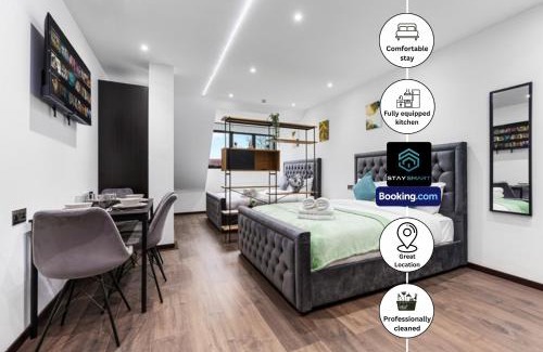 Golders Green Apartment | Stylish Studio Apt By Stay Smart Short Lets & Serviced Accommodation Woodstock With Free WiFi