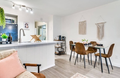 Allandale Apartment | Stylish Studio in Allandale | 10 mins to Downtown.