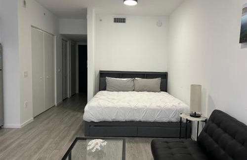 Downtown Miami Apartment | Stylish Studio in Bayside Brickell Miami