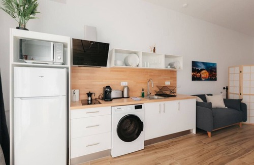 Jesus Apartment | Stylish Studio with Easy Access to Valencia's Best