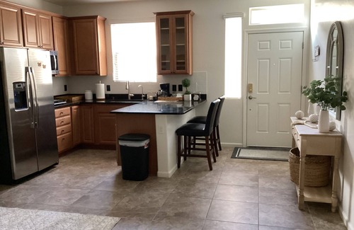 Tucson Apartment | Stylish studio with kitchenette, Private entry. Fast Wi-Fi. & Near to hospitals,