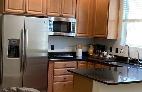 Tucson Apartment | Stylish studio with kitchenette, Private entry. Fast Wi-Fi. & Near to hospitals,