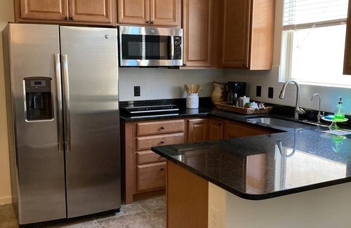 Tucson Apartment | Stylish studio with kitchenette, Private entry. Fast Wi-Fi. & Near to hospitals,