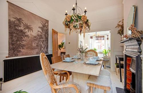 Trafford House | Stylish Town House