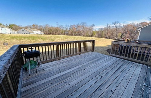 Charlotte House | Stylish Townhouse Retreat in Peaceful Harrisburg