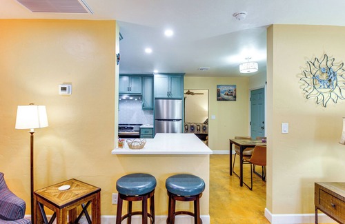 Sam Hughes House | Stylish Tucson Townhome < 1 Mi to Arizona Stadium!