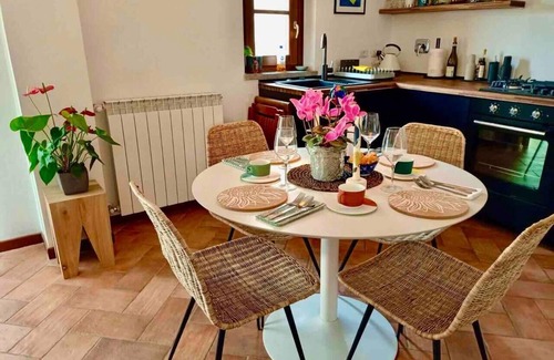 Ficulle Apartment | Stylish Umbrian apartment garden pool nr Orvieto