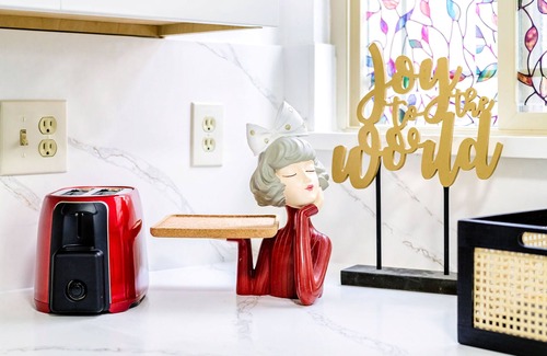 Lower Bal House | Stylish Urban Hideaway Steps to BART- 3Beds