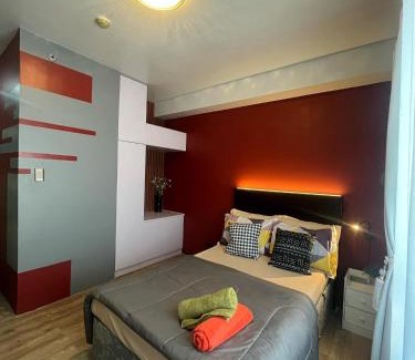 Bacolod Apartment | Stylish Urban in Central Location with 500Mbps WiFi and Private Parking