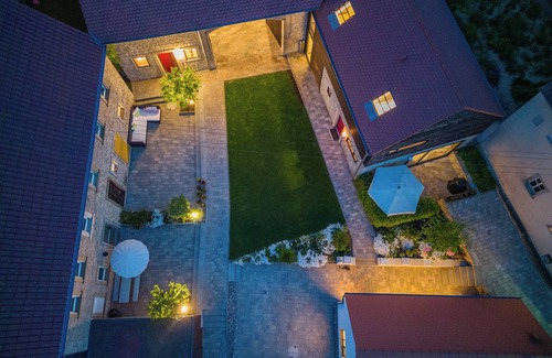 Gaukonigshofen House | Stylish vacation home in the Franconian south Expect the unexpected.