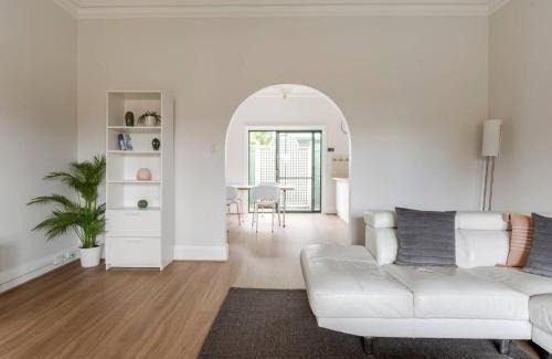 Nailsworth House | Stylish Villa in Nailsworth By Host Solutions