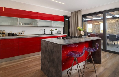 Sveta Katarina Villa | Stylish Villa Pedena with a pool and a gym