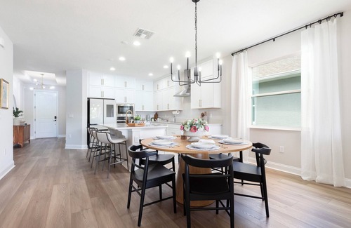 DeBary House | Stylish waterside retreat - springs nearby - pool and gym access - large groups