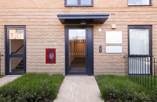 South Ockendon Apartment | Stylish Well-Furnished Haven.