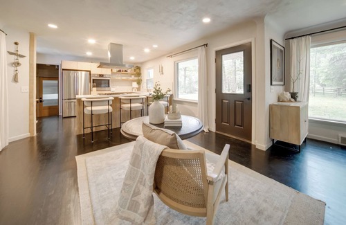 Willoughby House | Stylish Willoughby Hills Retreat w/Fireplace!