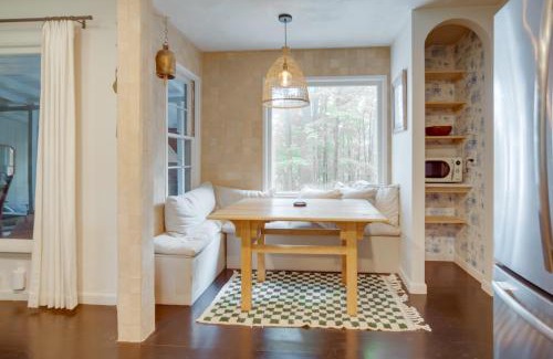 Willoughby House | Stylish Willoughby Hills Retreat with Fireplace!