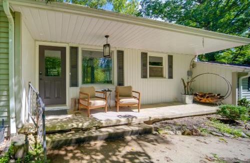 Willoughby House | Stylish Willoughby Hills Retreat with Fireplace!