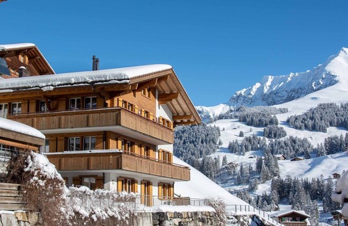 Adelboden Apartment | Stylishly furnished holiday apartment for 8 persons, near the mountain lift
