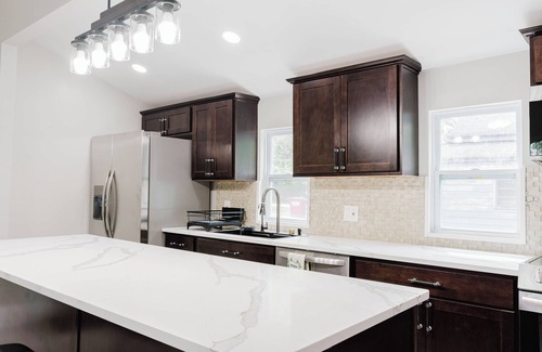 Macon House | Stylishly Retreat with Furnishing