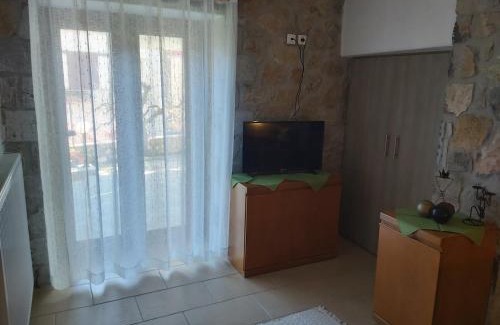 Kylini Apartment | Stymfalia stone house