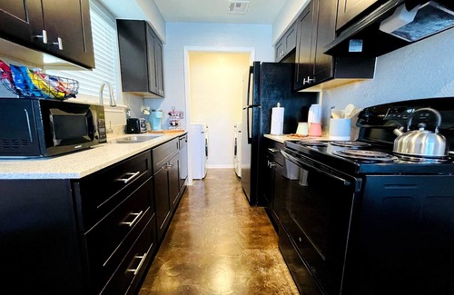 Norman Apartment | [SU 922-1] Graciela's Campus-close 2 bedroom luxury