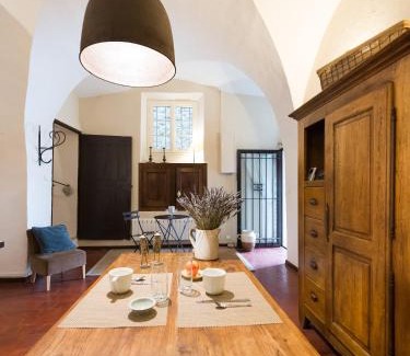 Lauris House | Su Lei Campanes