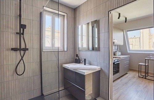 Saint-Merri Apartment | Sublim Studio Beaubourg/Le Marais