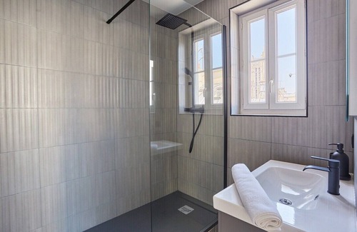 Saint-Merri Apartment | Sublim Studio Beaubourg/Le Marais