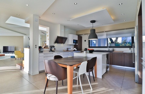 Ventabren Villa | Sublime modern villa with pool 8 minutes from Aix en Provence