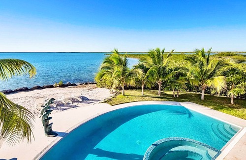 Sugarloaf Key House | Sublimely private luxury home with enveloping oceanfront views near Key West