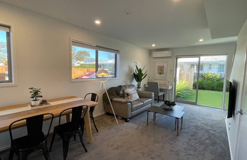 Riccarton House | Suburb Living in Riccarton 2BR