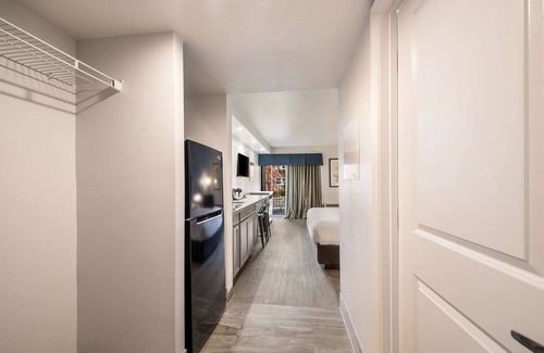 Williamsburg Hotel | Suburban Studios Williamsburg Central