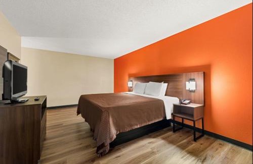 Williamsburg Square Hotel | Suburban Studios Winston-Salem near Hanes Mall
