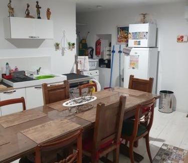 Labegude House | Sud Ardèche AUBENAS, VALS LES BAINS, LABEGUDE, Chambres d'hôtes Bensylv' entière privatif de 130 M2 4 lits 3 chambres pour 4 adultes et 2 enfants