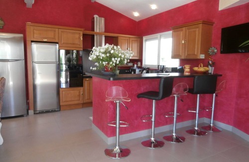 Saint-Etienne-de-Fontbellon Villa | SUD ARD LUXURY VILLA SWIMMING POOL and PRIVATE SPA wifi