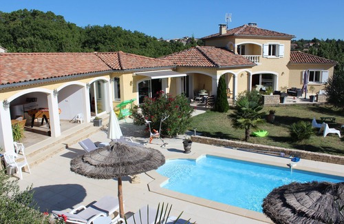 Saint-Etienne-de-Fontbellon Villa | SUD ARD LUXURY VILLA SWIMMING POOL and PRIVATE SPA wifi