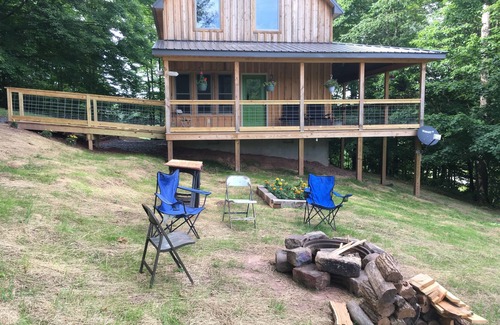 Alderson Cabin | SUGAR CAMP-BARN STYLE CABIN!