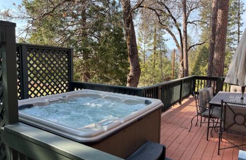 Oakhurst House | Sugar Pine Haus- A Frame Cabin w/Hot Tub
