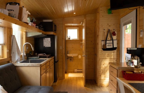 Chatham Apartment | Sugar Shack - 300 square feet of pure sweetness.
