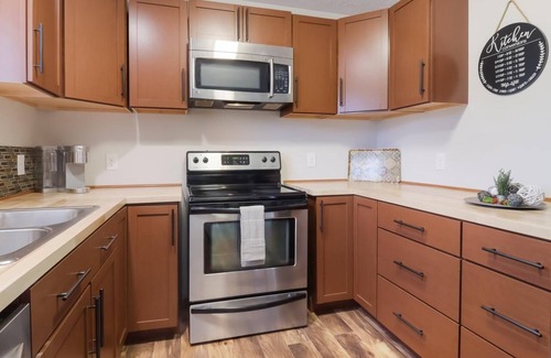 Cedar House | SugarLoaf Mountain View